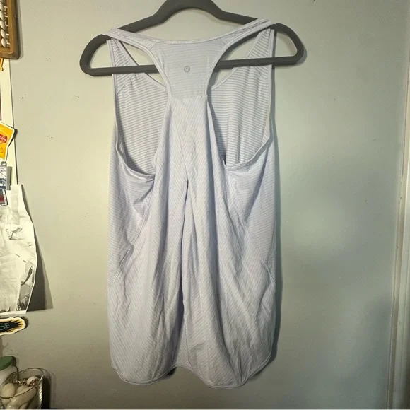 LULULEMON Essential Tank - Picture 6 of 7